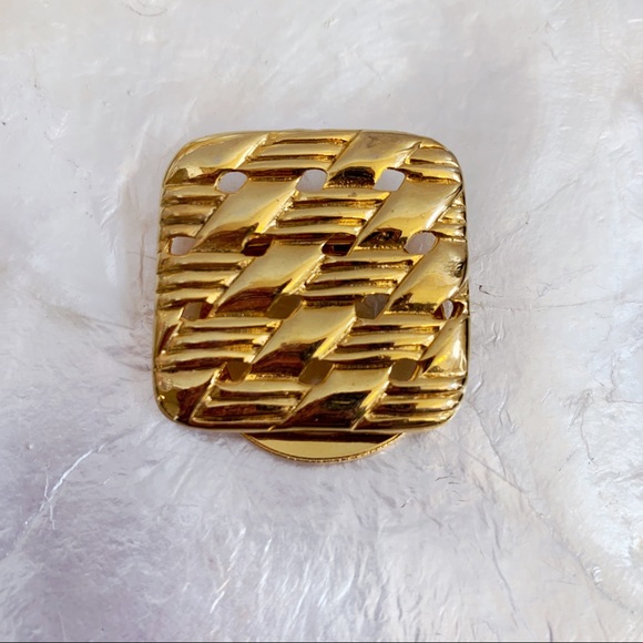 VTG Gold Tone Textured Square Scarf Clip Loop Pin - Picture 2 of 6